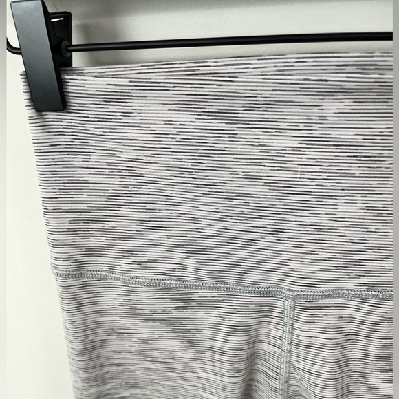 Lululemon Wunder Under Hi-Rise Crop Leggings Size 4 
Space Grey White 15 - Picture 3 of 7
